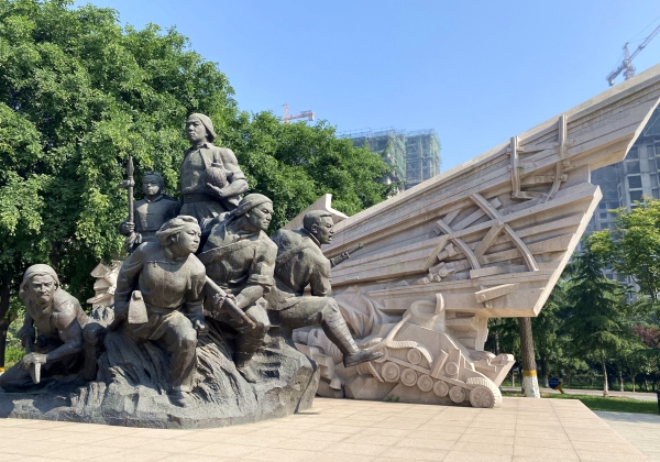 东环公园内抗日民兵群雕